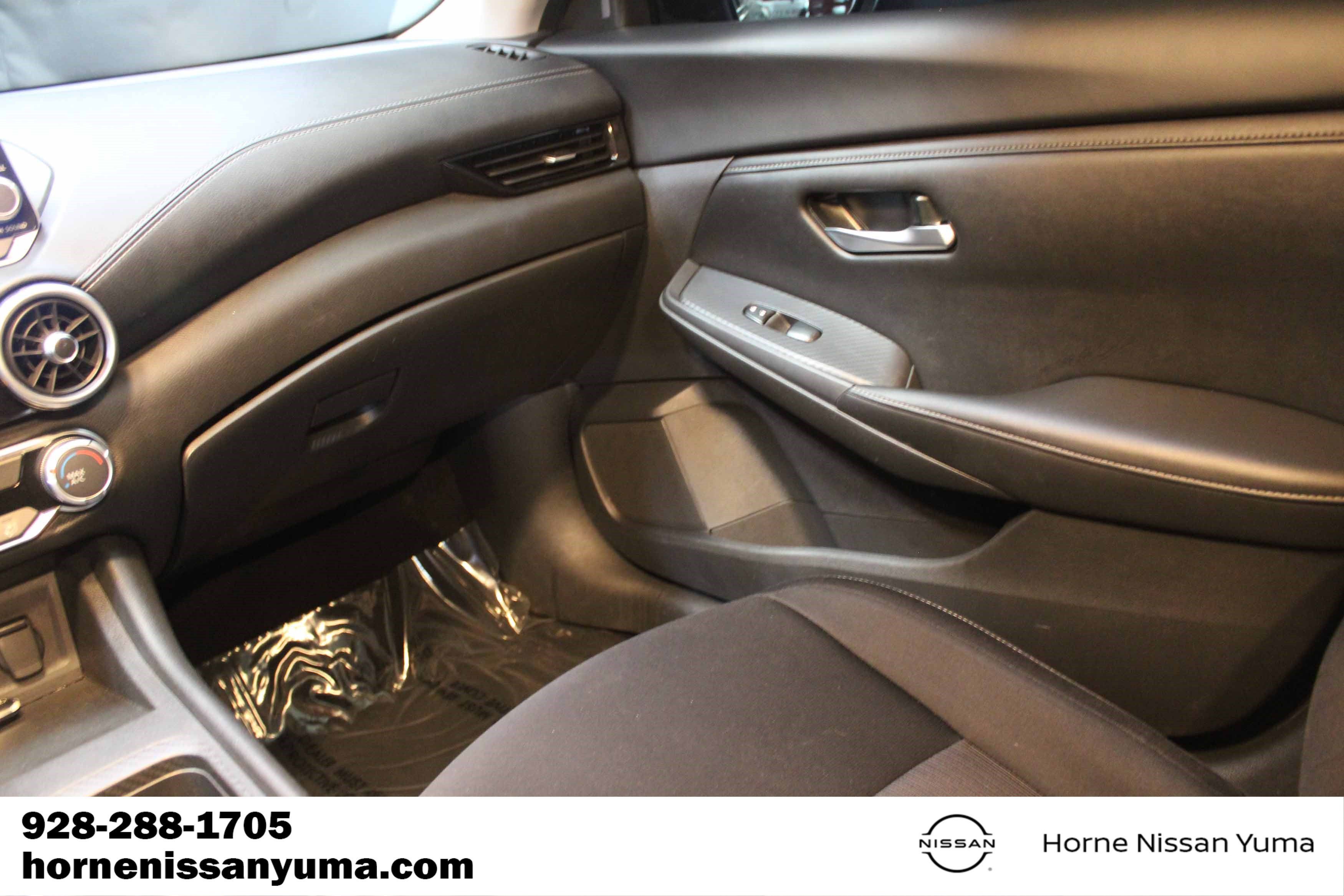Used 2024 Nissan Sentra SV FWD image 8