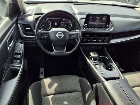 Used 2025 Nissan Rogue SV FWD image 12