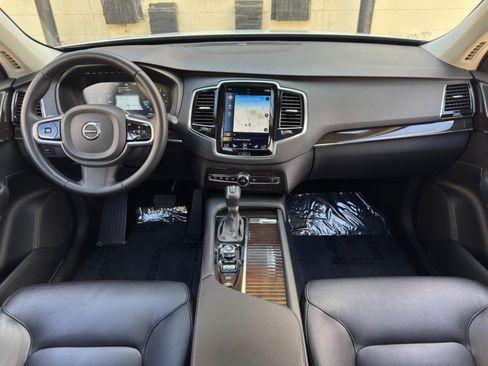 Used 2017 Volvo XC90 T6 Momentum w/ Vision Package AWD/4WD image 12