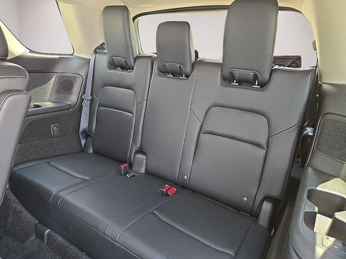 Used 2024 Nissan Pathfinder Platinum AWD/4WD image 9