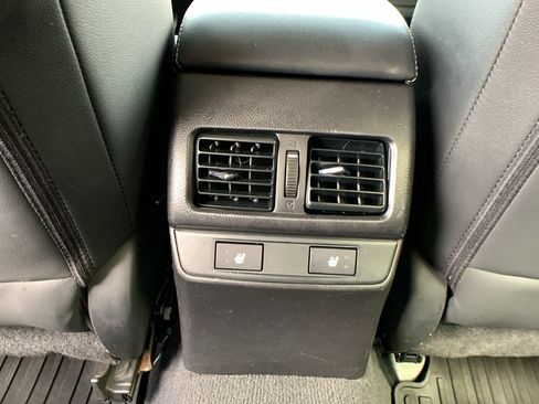 Used 2016 Subaru Outback 2.5i Limited AWD/4WD image 21
