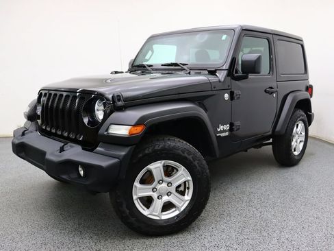 Used 2020 Jeep Wrangler Sport AWD/4WD image 3