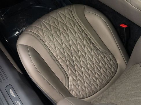 Used 2026 Aston Martin DB12 Coupe RWD image 19