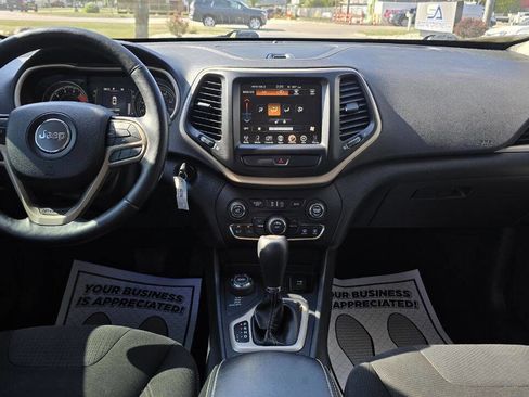 Used 2017 Jeep Cherokee Latitude w/ Cold Weather Group image 15