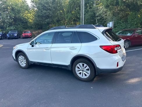 Used 2016 Subaru Outback 2.5i Premium AWD/4WD image 7