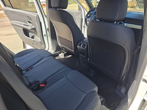 New 2026 Mercedes-Benz GLB 250 image 11