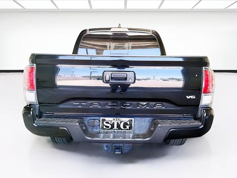 Used 2021 Toyota Tacoma TRD Off-Road w/ Technology Package AWD/4WD image 5