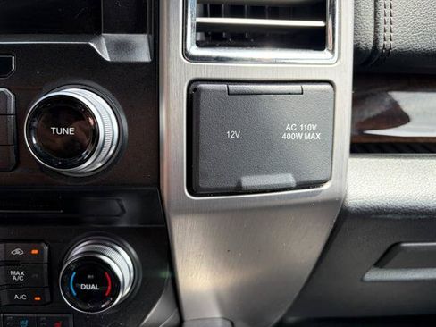 Used 2015 Ford F150 Platinum w/ Equipment Group 701A Luxury AWD/4WD image 29