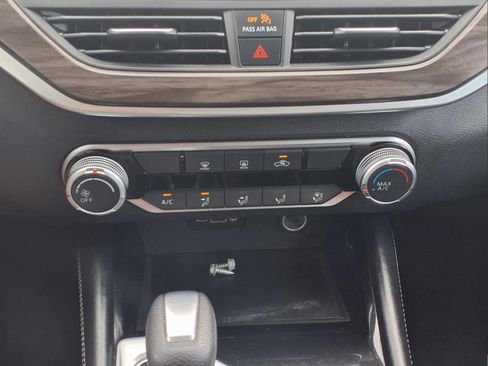 Used 2023 Nissan Altima 2.5 SV FWD image 21
