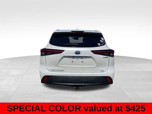 Used 2022 Toyota Highlander XLE AWD/4WD image 4