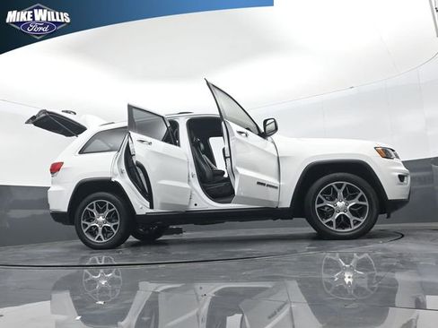 Used 2019 Jeep Grand Cherokee Limited w/ Trailer Tow Group IV image 30