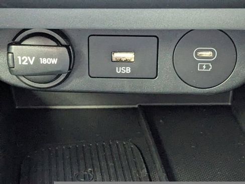 Certified 2025 Hyundai Elantra SEL image 23