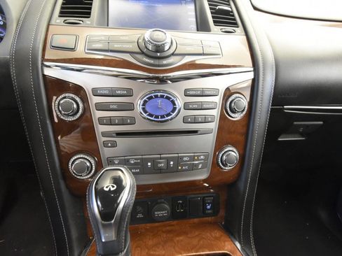 Used 2019 INFINITI QX80 Luxe w/ All-Season Package AWD/4WD image 25