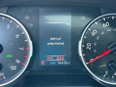 Used 2020 Toyota RAV4 XLE Premium image 24