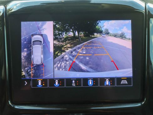 Used 2020 Chevrolet Traverse RS w/ LPO, Floor Liner Package FWD image 40