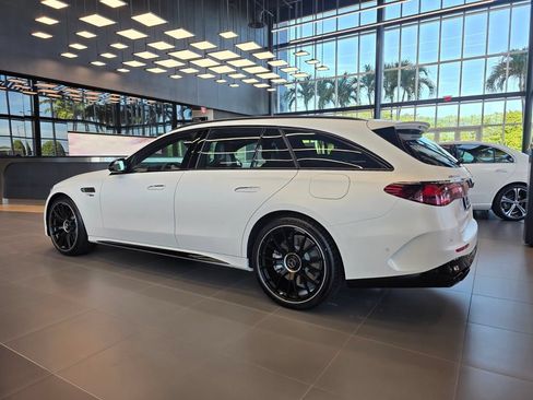 New 2026 Mercedes-Benz E 53 AMG e 4MATIC Wagon image 4