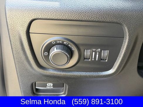 Used 2023 Jeep Grand Cherokee Altitude AWD/4WD image 23