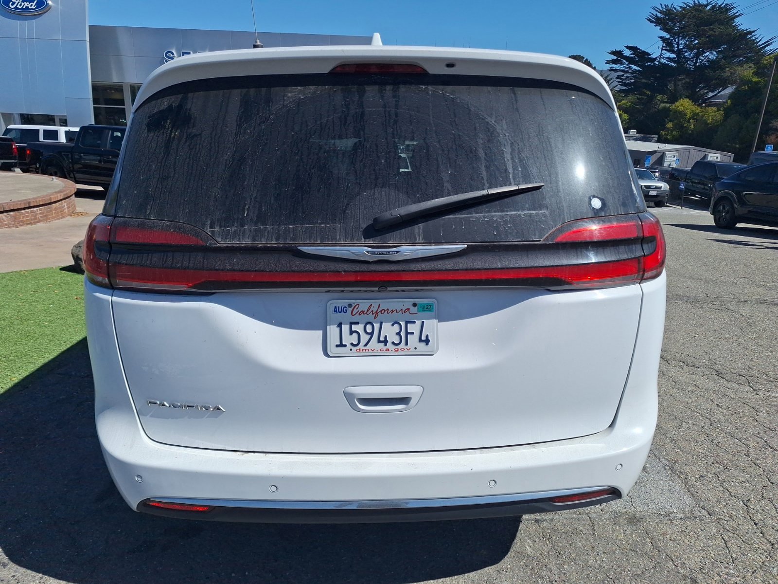 Used 2022 Chrysler Pacifica Touring FWD image 7