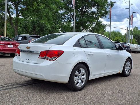 Used 2013 Chevrolet Cruze LS FWD image 4