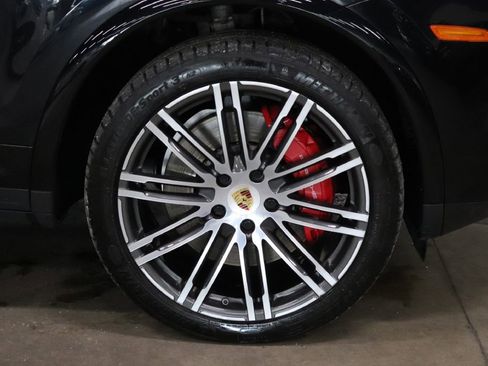 Used 2017 Porsche Cayenne Turbo image 41