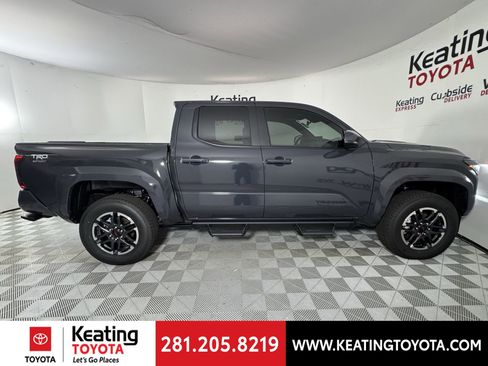 New 2025 Toyota Tacoma TRD Sport image 4