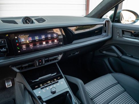 New 2026 Porsche Cayenne GTS image 24