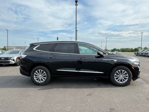 Used 2024 Buick Enclave Essence FWD image 4