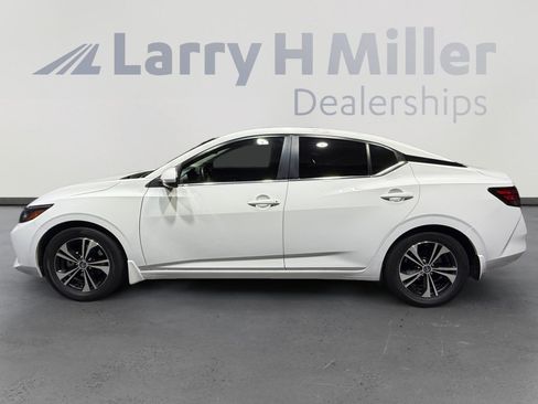 Used 2023 Nissan Sentra SV image 2