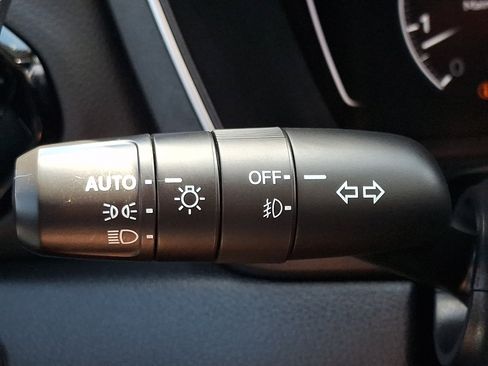 Used 2024 Honda Pilot Touring image 28