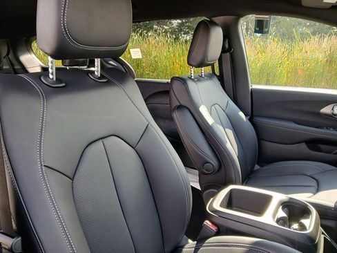 New 2026 Chrysler Voyager LX image 22