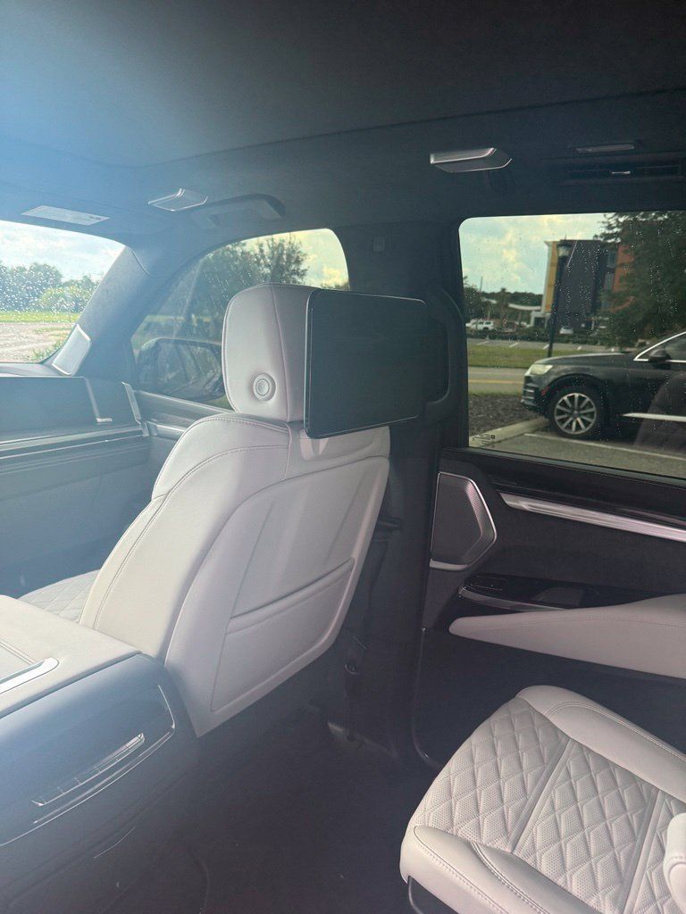 Used 2026 Cadillac Escalade V AWD/4WD image 10