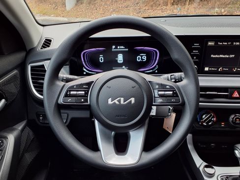 New 2026 Kia Seltos LX image 7