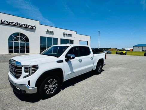 Used 2024 GMC Sierra 1500 SLT RWD image 1