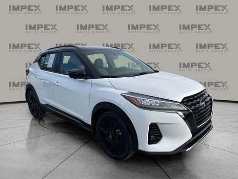 Used 2024 Nissan Kicks SR w/ SR Premium Package image 7