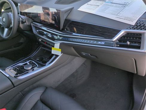 New 2026 BMW X5 xDrive40i w/ M Sport Package image 29