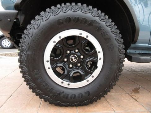 Certified 2023 Ford Bronco Badlands w/ Sasquatch Package AWD/4WD image 8