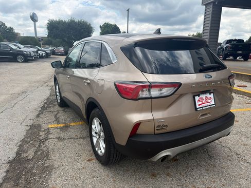 Used 2020 Ford Escape SE FWD image 7