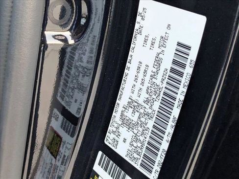 Used 2025 Toyota Tacoma SR5 AWD/4WD image 18