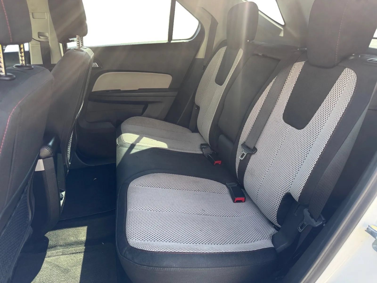 Used 2017 Chevrolet Equinox LS FWD image 17