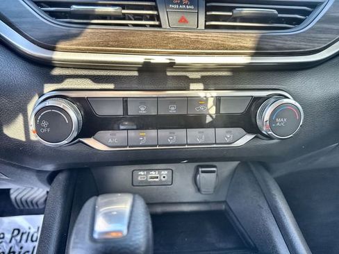 Used 2025 Nissan Altima 2.5 SV image 27