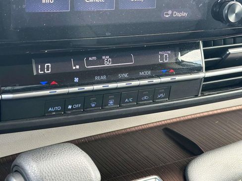 Certified 2021 Toyota Sienna LE image 18