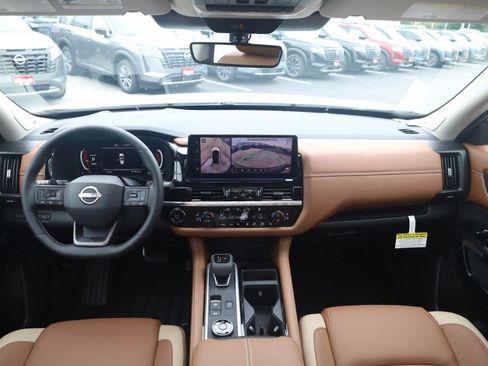 New 2026 Nissan Pathfinder Platinum AWD/4WD image 7