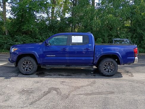 Used 2023 Toyota Tacoma SR5 AWD/4WD image 7
