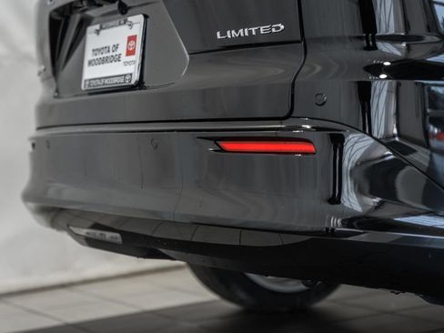 New 2025 Toyota Crown Signia Limited image 6