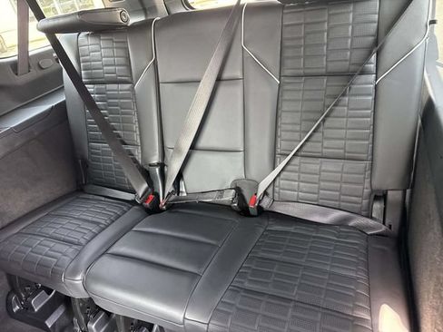 Certified 2025 Cadillac Escalade ESV Sport Platinum AWD/4WD image 15