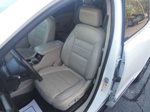 Used 2017 GMC Acadia Denali w/ Technology Package AWD/4WD image 6