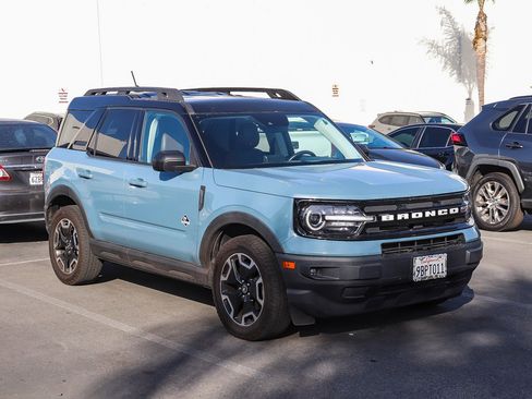 Used 2022 Ford Bronco Sport Outer Banks w/ Tech Package image 3