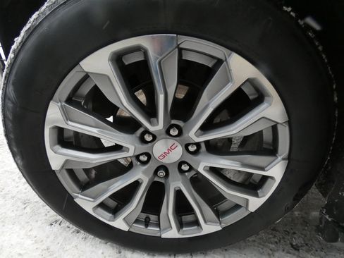 Used 2022 GMC Yukon Denali w/ Denali Ultimate Package image 8