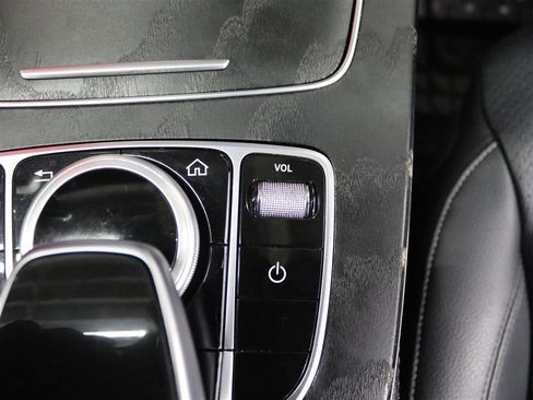 Used 2018 Mercedes-Benz E 300 4MATIC image 26