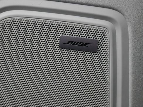 Certified 2025 Porsche Macan image 27